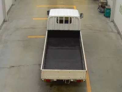 Isuzu ELF  с аукциона в Японии