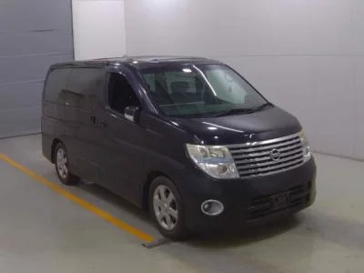 Nissan ELGRAND  с аукциона в Японии