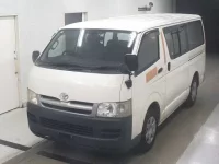 Toyota HIACE VAN лот № 4062 оценка 3  с аукциона в Японии 3