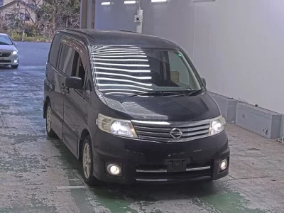 Nissan SERENA  с аукциона в Японии