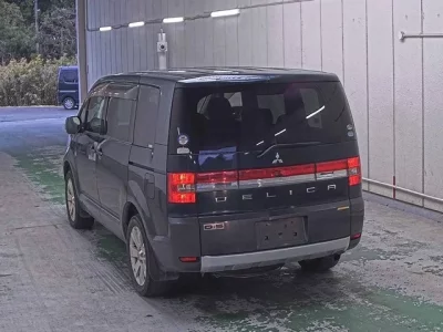Mitsubishi DELICA D5  с аукциона в Японии