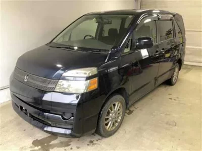 Toyota VOXY  с аукциона в Японии
