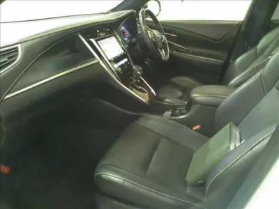 Toyota HARRIER  с аукциона в Японии