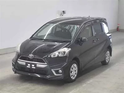 Toyota SIENTA  с аукциона в Японии