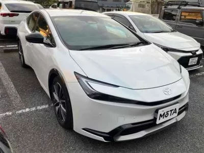 Toyota PRIUS  с аукциона в Японии