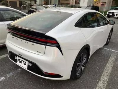 Toyota PRIUS  с аукциона в Японии