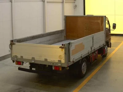 Isuzu ELF  с аукциона в Японии