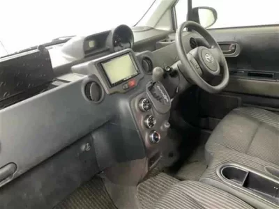 Toyota SPADE  с аукциона в Японии