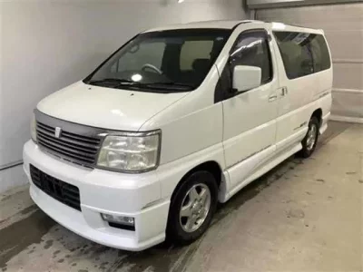 Nissan ELGRAND  с аукциона в Японии