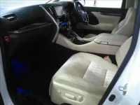 Toyota ALPHARD лот № 738 оценка 3  с аукциона в Японии 2