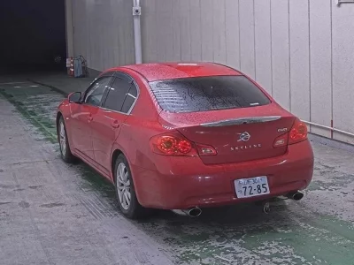 Nissan SKYLINE  с аукциона в Японии