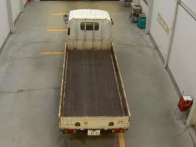 Isuzu ELF  с аукциона в Японии