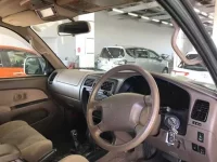 Toyota HILUX SURF лот № 70004 оценка 3.5  с аукциона в Японии 2