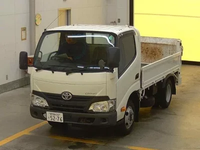 Toyota DYNA  с аукциона в Японии