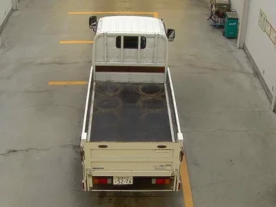 Toyota DYNA  с аукциона в Японии