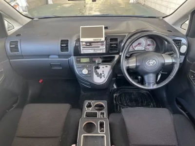 Toyota WISH  с аукциона в Японии