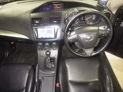 Mazda AXELA  с аукциона в Японии