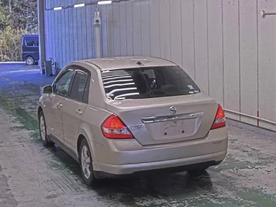 Nissan TIIDA LATIO