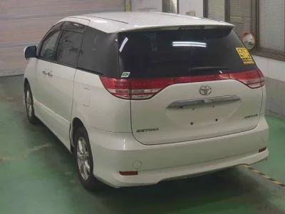 Toyota ESTIMA  с аукциона в Японии