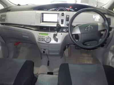 Toyota ESTIMA  с аукциона в Японии