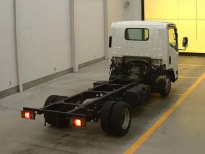 Isuzu ELF  с аукциона в Японии