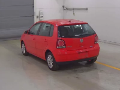 Volkswagen POLO  с аукциона в Японии