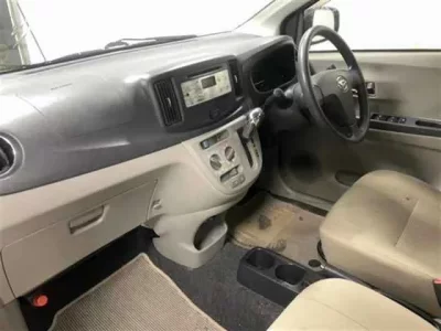 Daihatsu MIRA E S  с аукциона в Японии