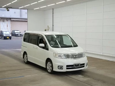 Nissan SERENA  с аукциона в Японии