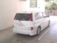 Toyota ISIS лот № 152 оценка 3.5  с аукциона в Японии 4