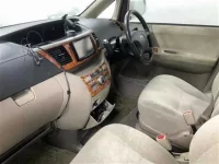 Toyota NOAH лот № 11096 оценка R  с аукциона в Японии 2