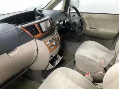 Toyota NOAH  с аукциона в Японии