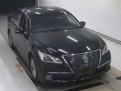 Toyota CROWN  с аукциона в Японии