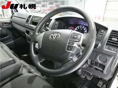 Toyota HIACE VAN  с аукциона в Японии