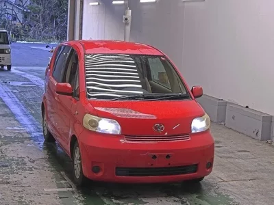 Toyota PORTE  с аукциона в Японии