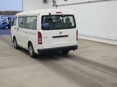 Toyota HIACE  с аукциона в Японии
