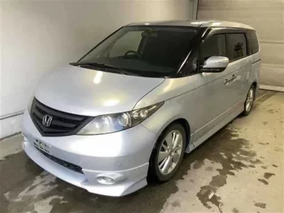 Honda ELYSION  с аукциона в Японии