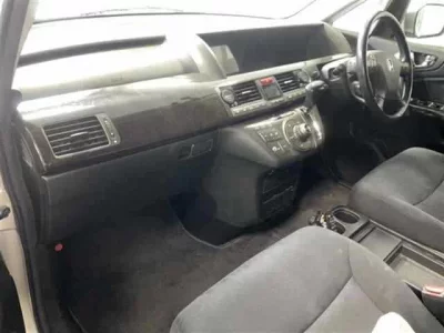 Honda ELYSION  с аукциона в Японии