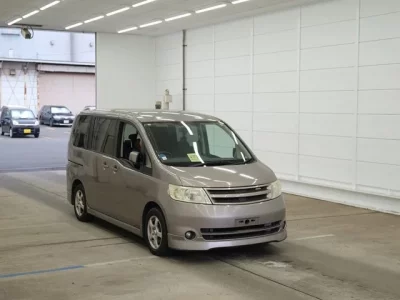 Nissan SERENA  с аукциона в Японии