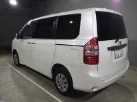 Toyota NOAH лот № 3003 оценка R  с аукциона в Японии 3