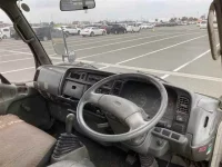 Mitsubishi CANTER лот № 70039 оценка R  с аукциона в Японии 2