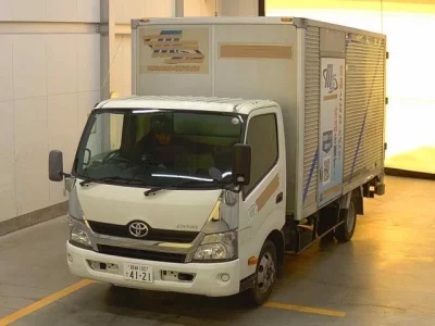 Toyota DYNA  с аукциона в Японии