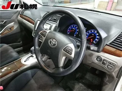 Toyota PREMIO  с аукциона в Японии