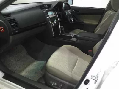 Toyota MARK X  с аукциона в Японии