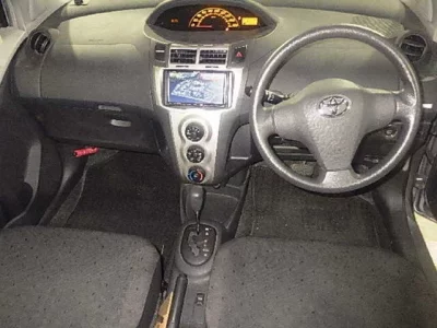 Toyota VITZ  с аукциона в Японии