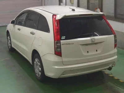 Honda STREAM  с аукциона в Японии