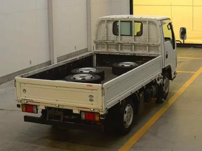 Isuzu ELF  с аукциона в Японии