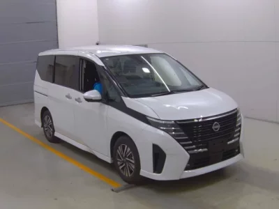 Nissan SERENA  с аукциона в Японии