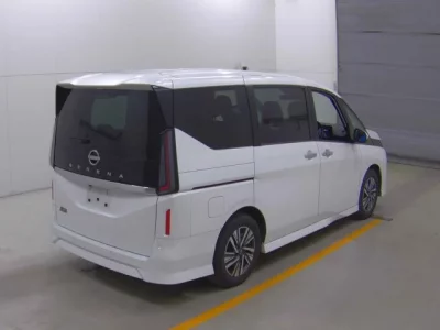 Nissan SERENA  с аукциона в Японии