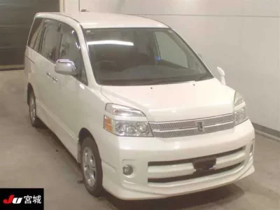 Toyota VOXY  с аукциона в Японии
