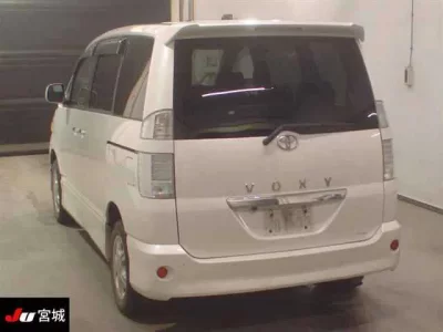 Toyota VOXY  с аукциона в Японии